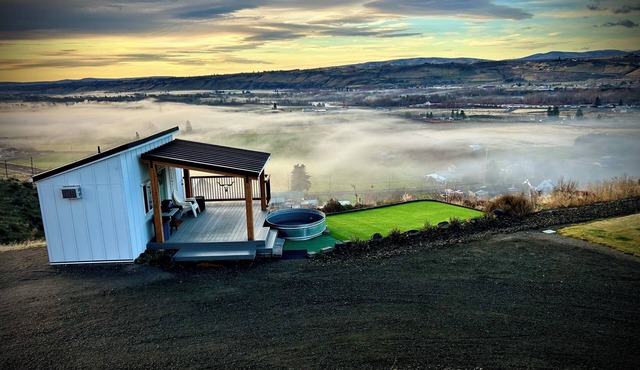 Cozy Tiny FarmHouse with stunning views & Pool