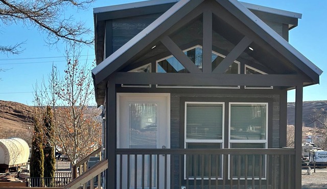 Cozy Tiny Home King Room #25A