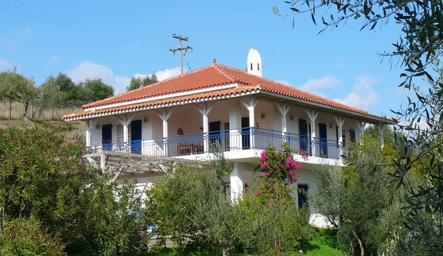 cozy traditional Greek holiday home with sea views in Finikounda