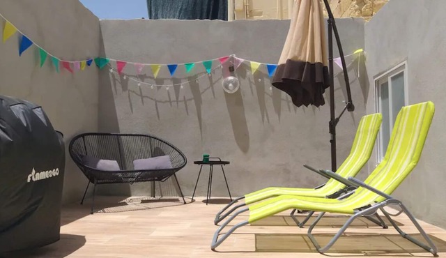 Cozy traditional Maltese house, 5 minutes walk from Pretty Bay