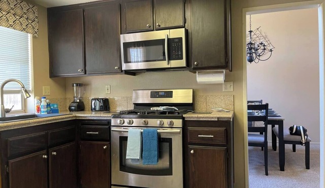 Cozy Tranquil Retreat 5 BR 3.5 BR House