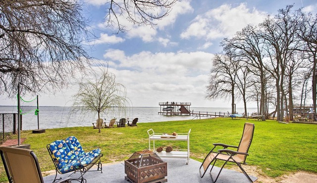 Cozy Trinidad Cabin on Cedar Creek Lake!