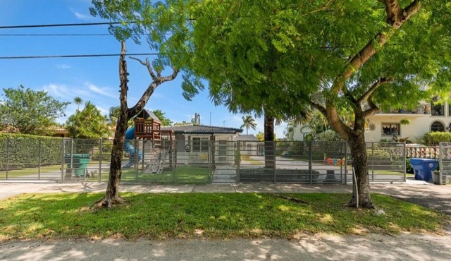 Cozy Triplex centrally located