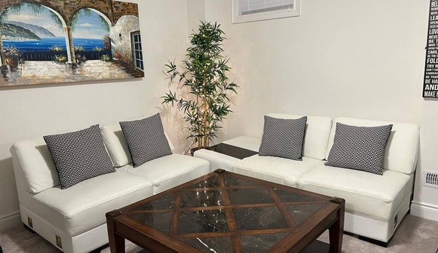 Cozy Unit (2 Rooms), King & Double Bed Perfect for Couples, Singles & Families