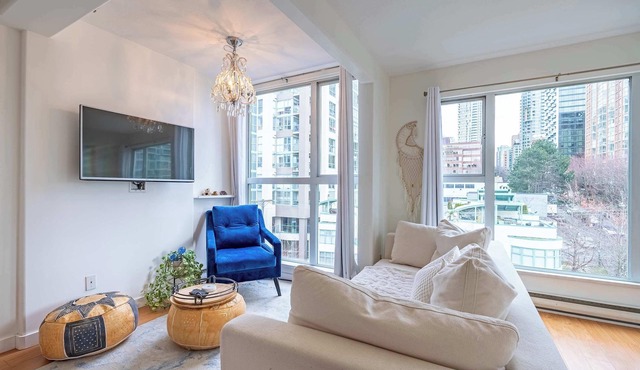 Cozy Unit steps from the Beach