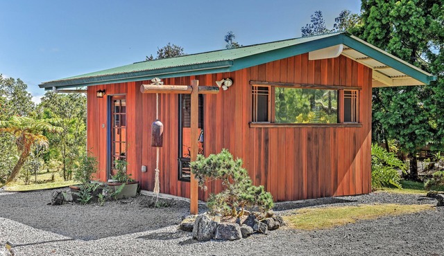 Cozy Volcano Studio w/Phenomenal Rainforest Views