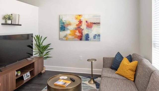 Cozysuites l Modern 1BR in Downtown Cincinnati