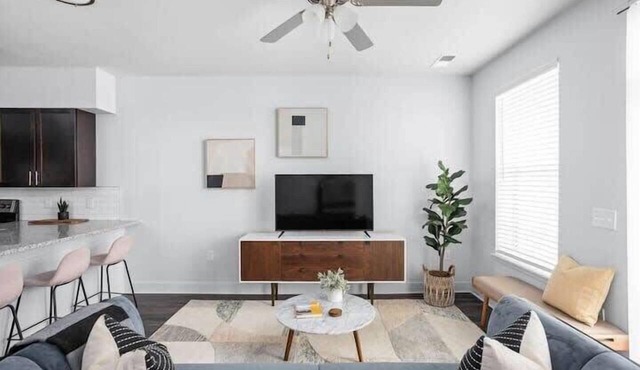 Cozysuites Stylish 4BR in the heart of Nora