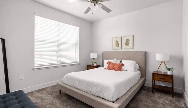 Cozysuites Upscale 2BR near Fashion Mall