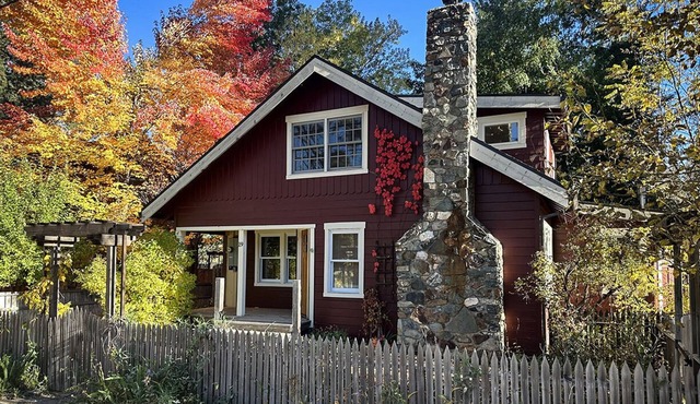 Craftmen's-style home in the heart of Graeagle w/private backyard on greenbelt