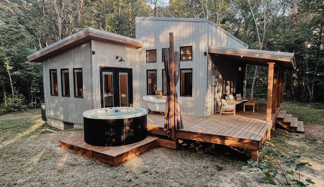 Crane's Cabin at Fall Creek Falls State Park- Outdoor Bathtub, Fireplace