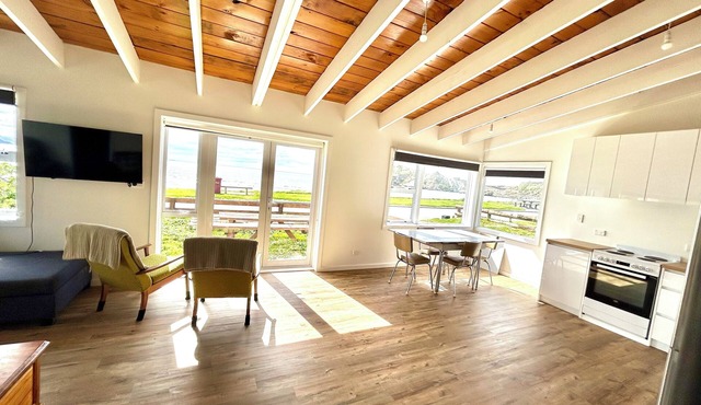 Crayfish Cove - Unsurpassed Water front location!