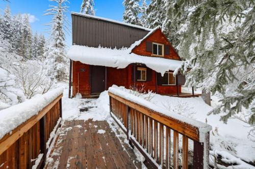 Creekside Cabin
