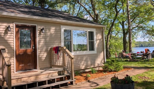 Creekside Cottage! Lake Altoona Getaway