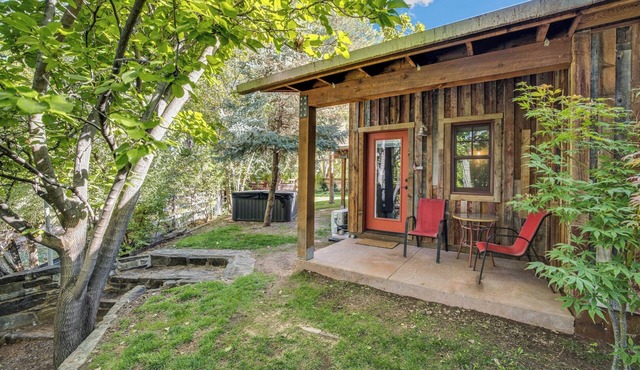 Creekside Cowa-Bungalow | Moab Studio w/Soaking Tub