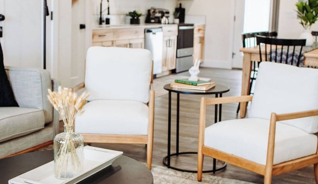 Creekside Rentals Aspen- views, hot springs, and space!