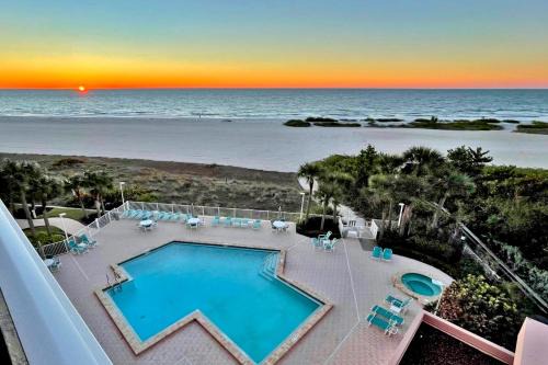 Crescent Beach Club II 5B