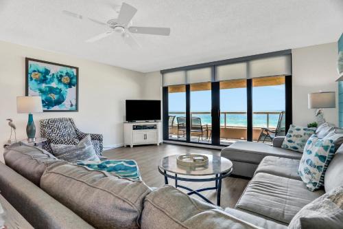 Crescent Beach Club I 4G