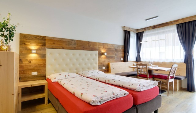 Crespula ApartmentThis spacious studio apartment for 2-3 people in alpine style.