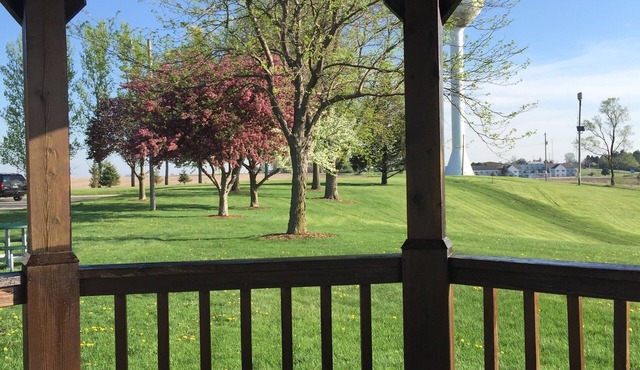 Crest Country Inn