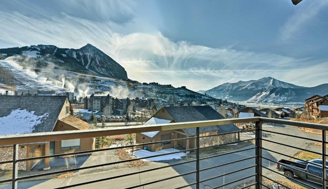 Crested Butte Townhome w/Views - Steps to Lifts!