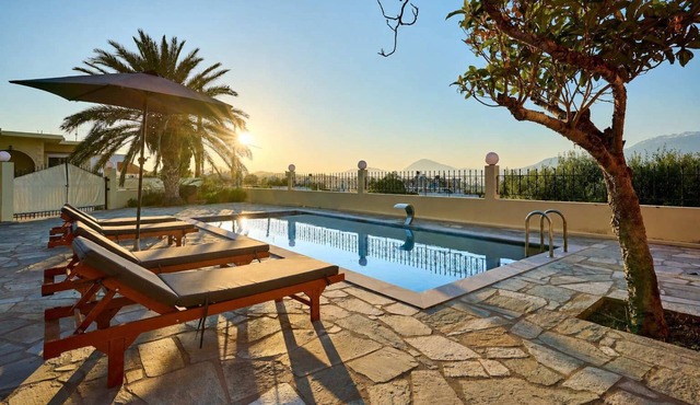 Creta Leisure Escape, Private Pool & Garden Oasis
