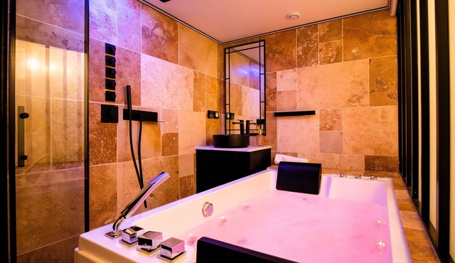 Cristalys Loveroom & Spa
