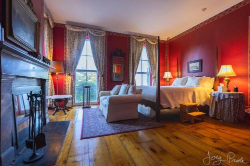 Cromwell Manor Inn