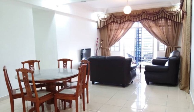 Crown Imperial Court Apartment Madam Ng1