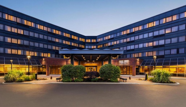 Crowne Plaza Edison by IHG