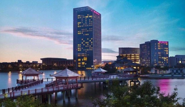 Crowne Plaza Tianjin Meijiangnan by IHG