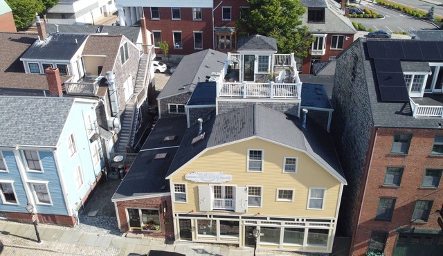 Crows Nest. Downtown New Bedford Historic District. HARBOR VIEWS!