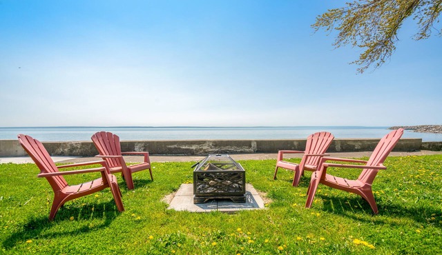 Crystal Bay Getaway with full Lake Erie views!