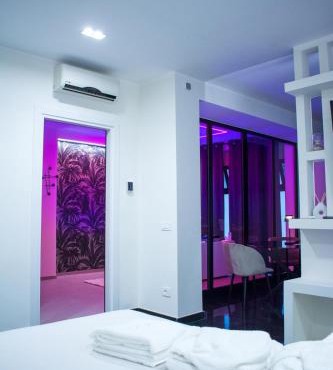 Crystal Luxury Apartment