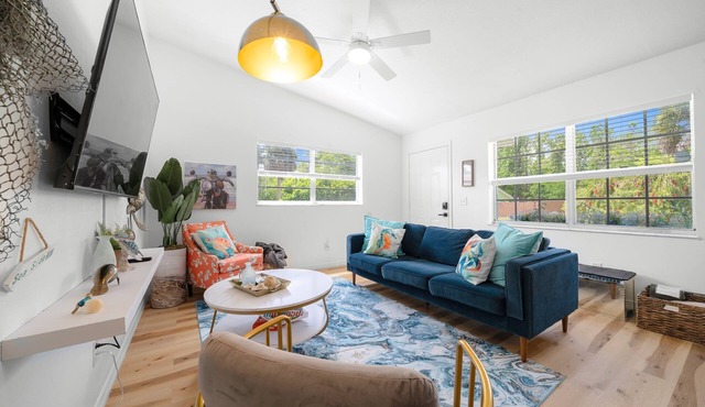Crystal River Stay Pet-Friendly Patio+Charcoal Grill New Listing Discount