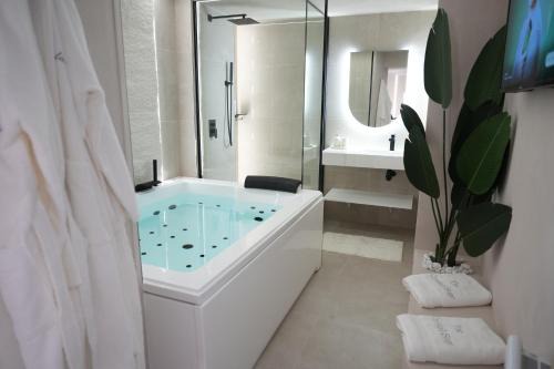 crystal stay