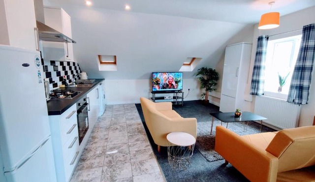 Crystal Suite 4 - private parking - metro
