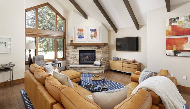Crystal Valley Abode | RVR Retreat for 30+ Nights