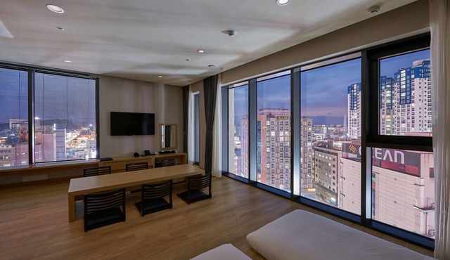CS Hotel