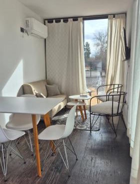 Cubil Amarillo. Casa conteiner 1 dormitorio