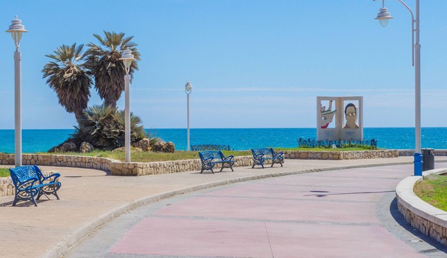 Cubo's Beachside Calasa Apartment & Terrace/beach/air conditioning/free Wi-Fi