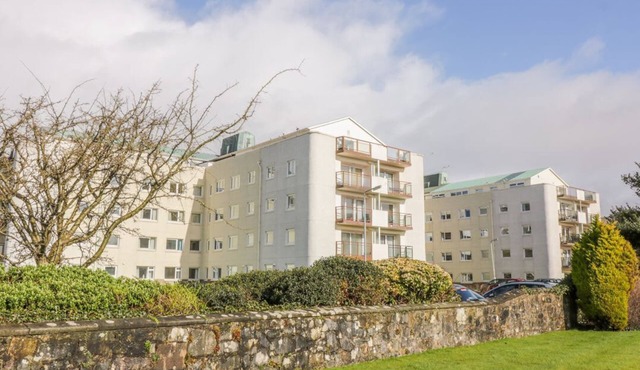 Cumbrae View: Spacious 2 Bed