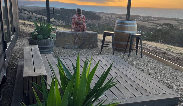 CURROLGA Tiny coastal house - "view to die for"
