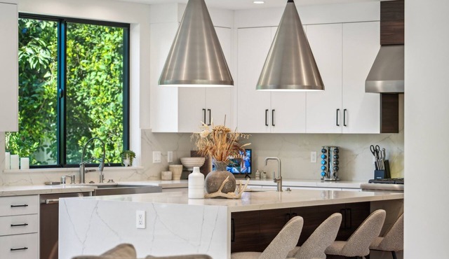 Curson Modern