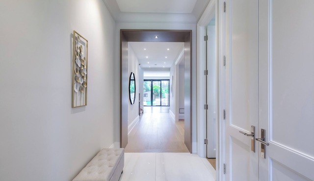 CUSTOM BUILD LUXURY 4 BED + 6 BATH HOUSE