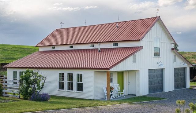 Custom, Countryside Barndominium for Multi-Family near Bozeman with Hot Tub