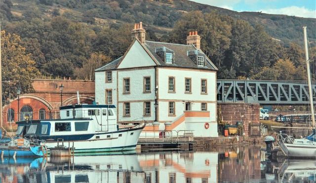 Custom House Hotel
