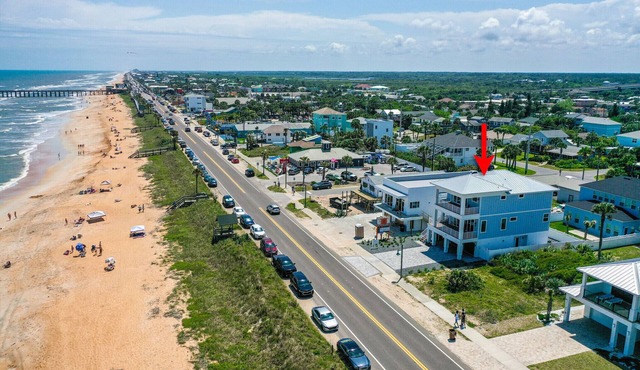Custom Oceanfront Home-putting green, walk to beach/restaurants/entertainment