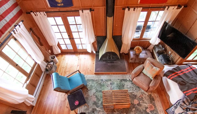 Cute Cabin in Yachats! Short walk to rivers' edge!