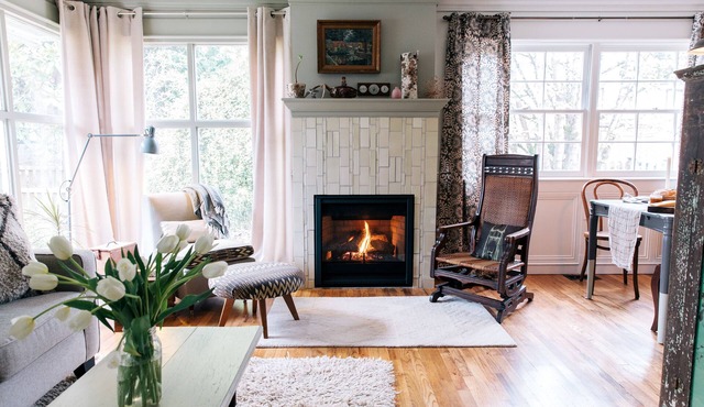 Cute + Cozy Cottage in Portland!